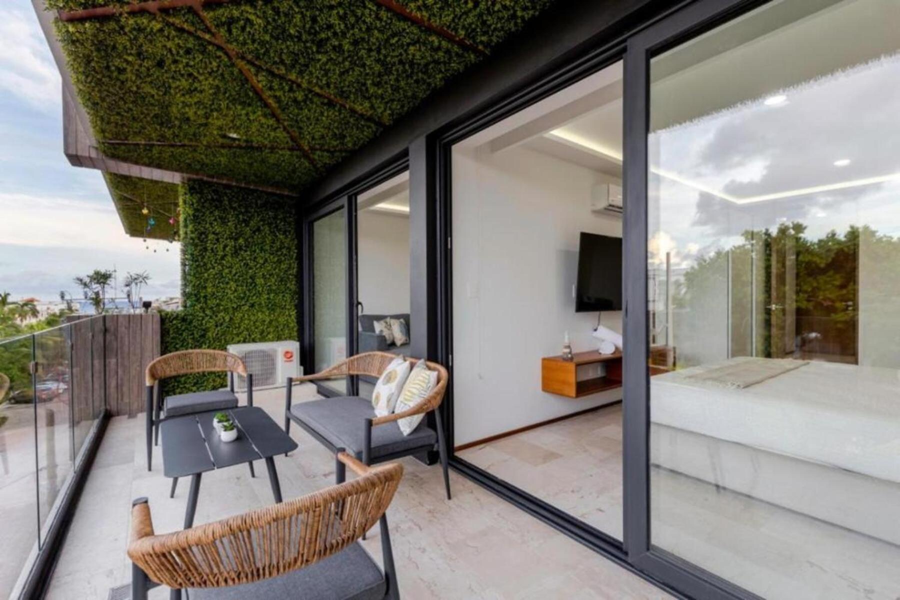 One Paralia Apartamento *