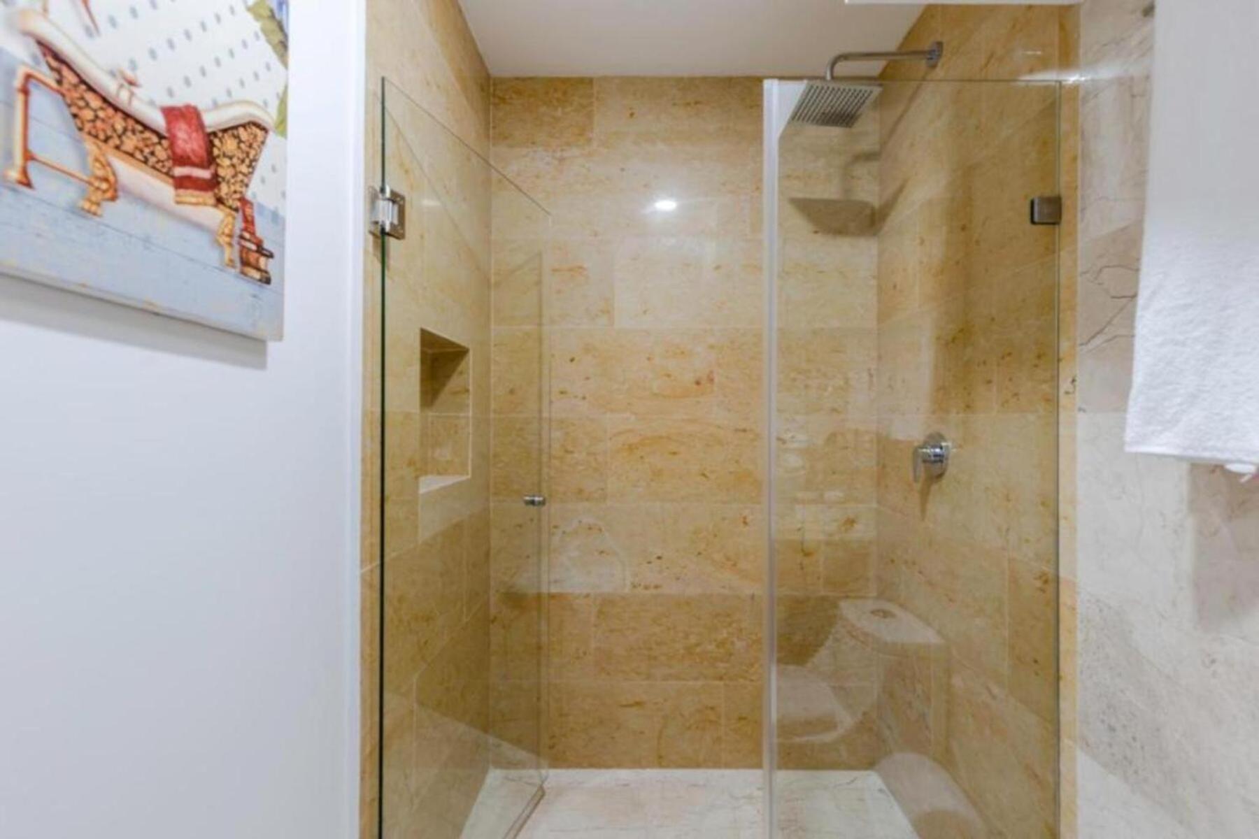 One Paralia Apartamento *