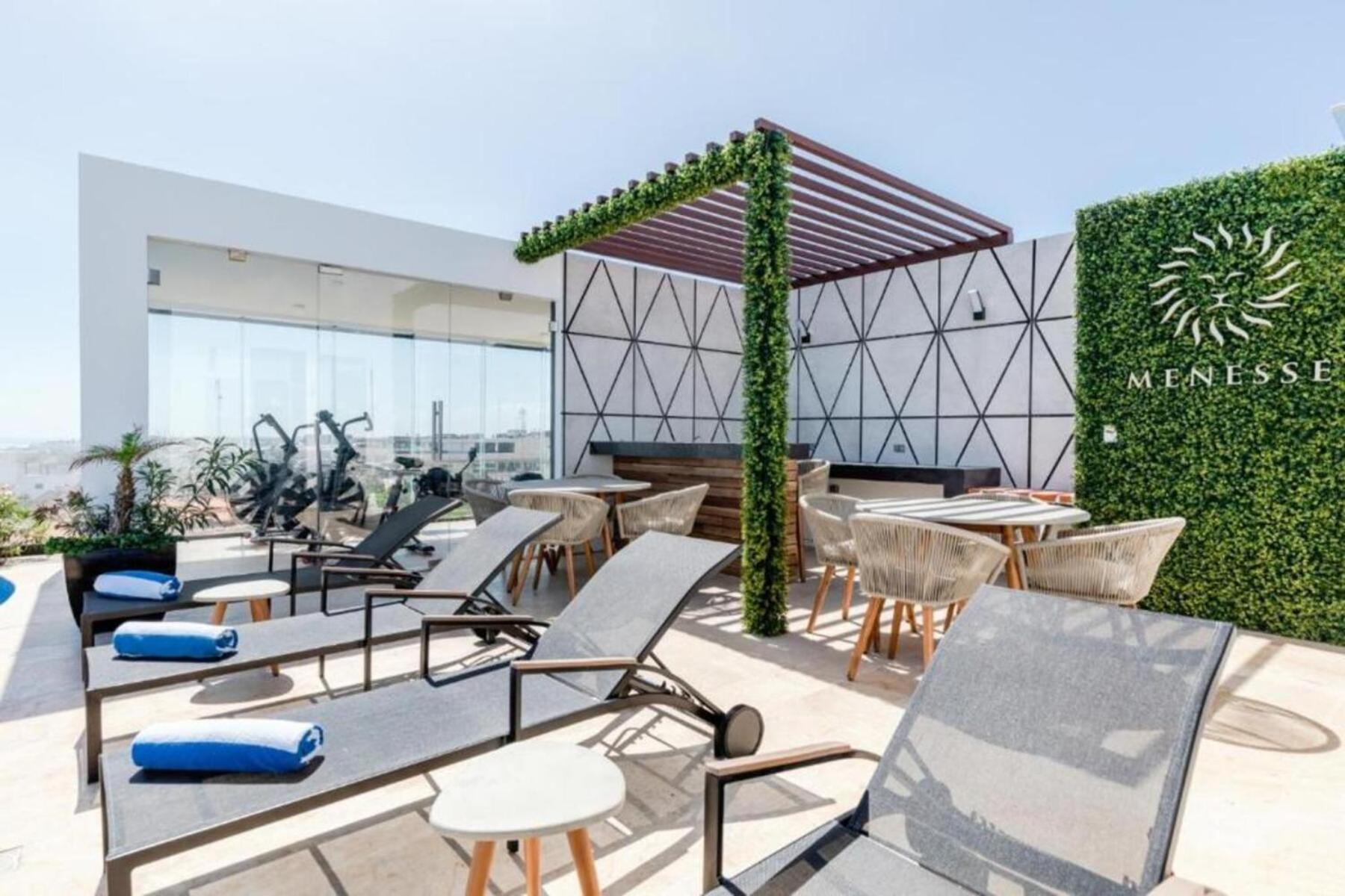 One Paralia Apartamento